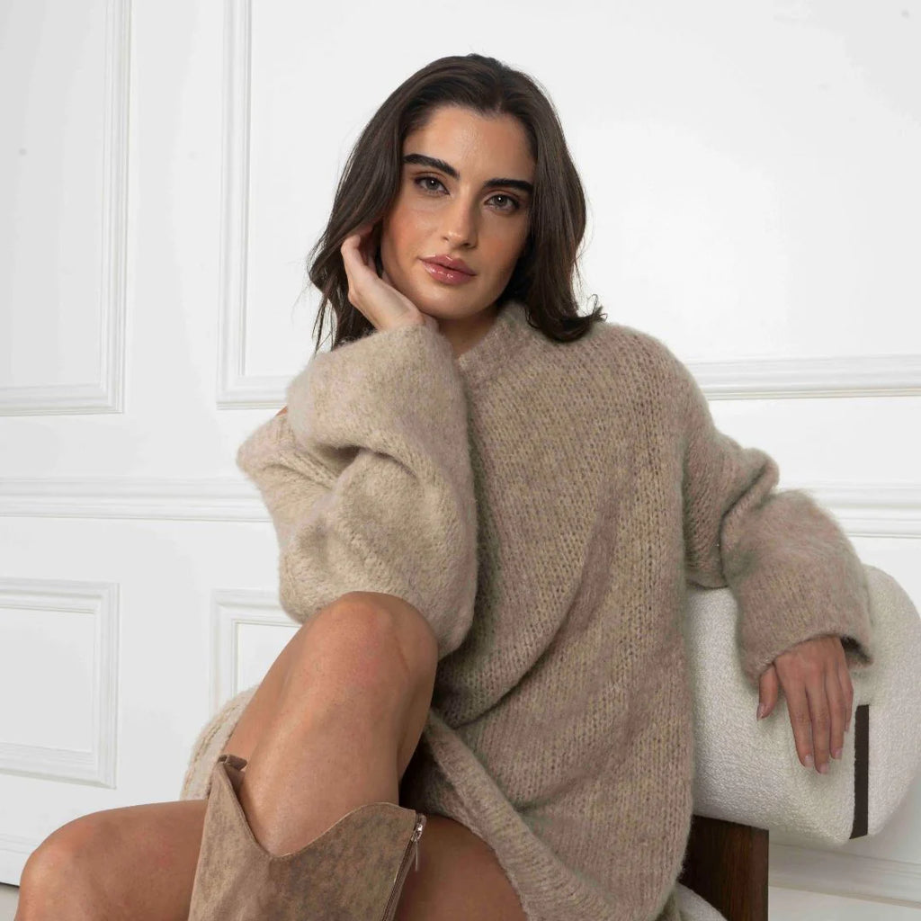 Elena - Vestido tipo suéter ultrasuave con hombros descubiertos